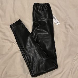 Brand new Aritzia Wilfred Free Daria vegan faux leather leggings